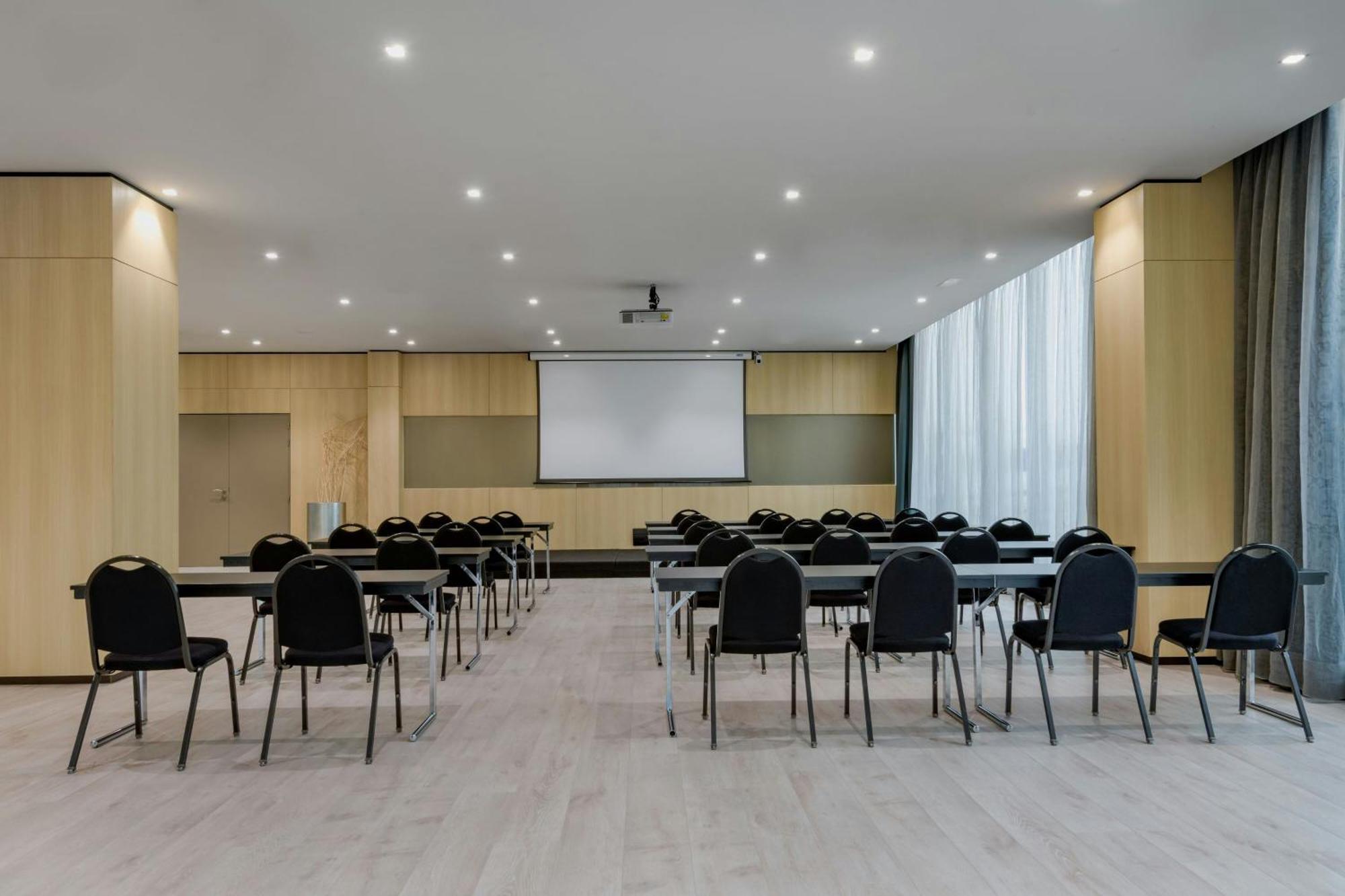 Ac Hotel La Finca By Marriott Pozuelo de Alarcón Dış mekan fotoğraf