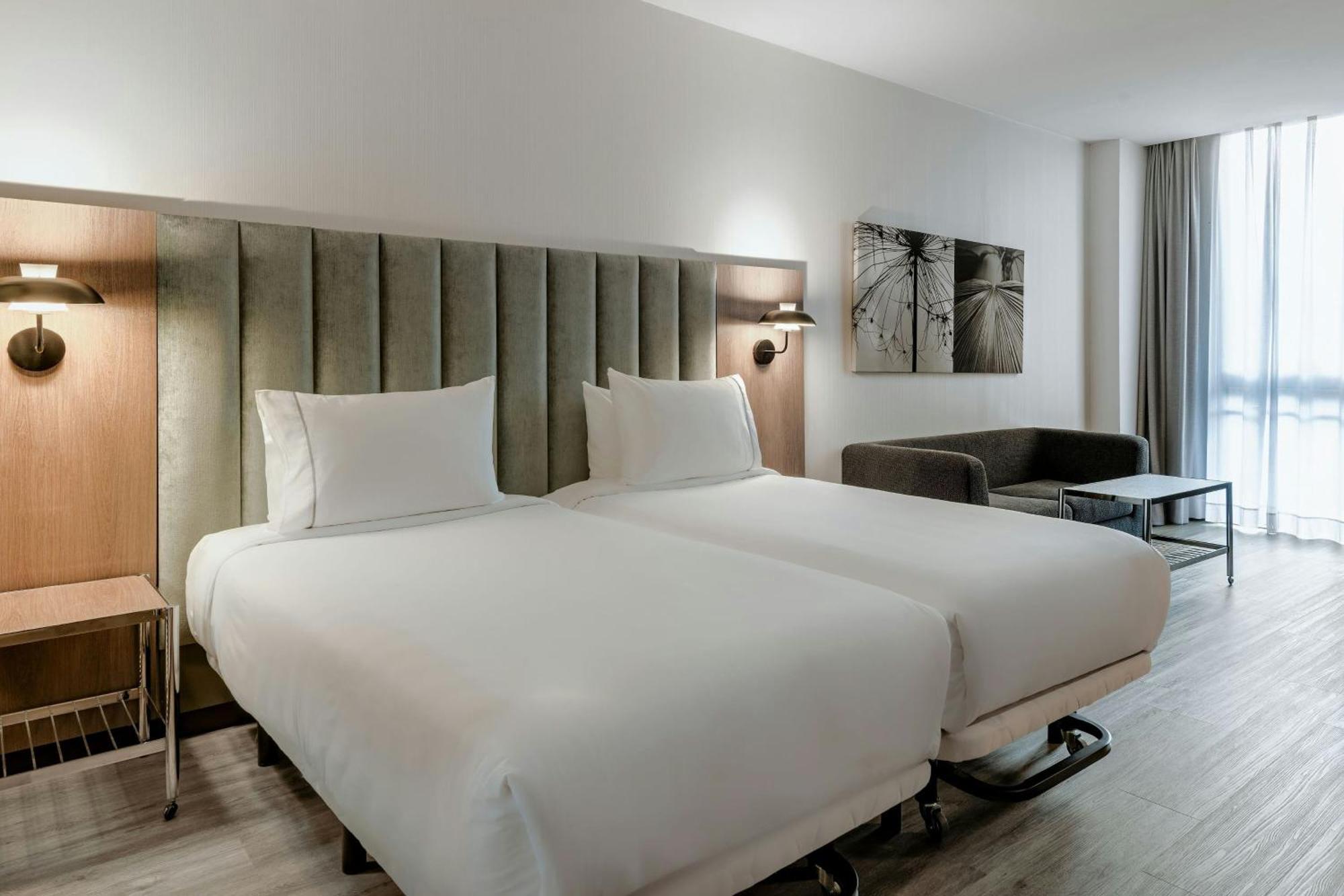 Ac Hotel La Finca By Marriott Pozuelo de Alarcón Dış mekan fotoğraf